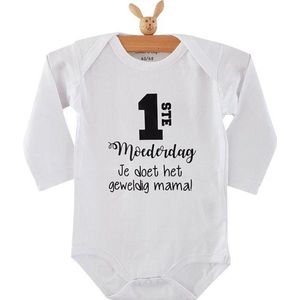 Rompertje baby tekst cadeau eerste moederdag | eerste moederdag je doet het geweldig mama | Lange mouw | wit zwart | maat 50-56