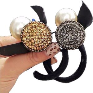 Haar elastieken - Haarspelden - 2 stuks - Parels - Haarsieraad - Haarspeld - Haarelastiekje - Haarclip - Haarklem - Dames - Zwart en Goud - Versierd - Strass - 3 cm - Cadeau Tip - Sinterklaas - KERST