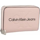 Calvin Klein Jeans Gebeeldhouwde portefeuille 11 cm pale conch
