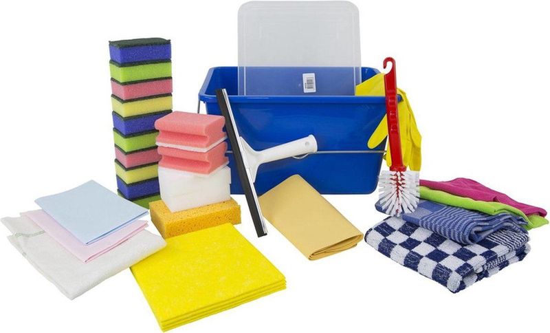 Compleet schoonmaak pakket / schoonmaakset met schoonmaak artikelen in handige bewaar emmer - 16-delig o.a. emmer, raamtrekker, doekjes, sponsen
