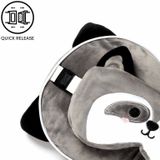 Relaxeazzz Wasbeer knuffel/reiskussen/slaapmasker - 2-in-1 set - voor kinderen- in vliegtuig of auto