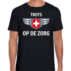 Trots op de zorg zilveren schild t-shirt zwart voor heren - waardering shirtjes - steun zorgpersoneel t-shirt M