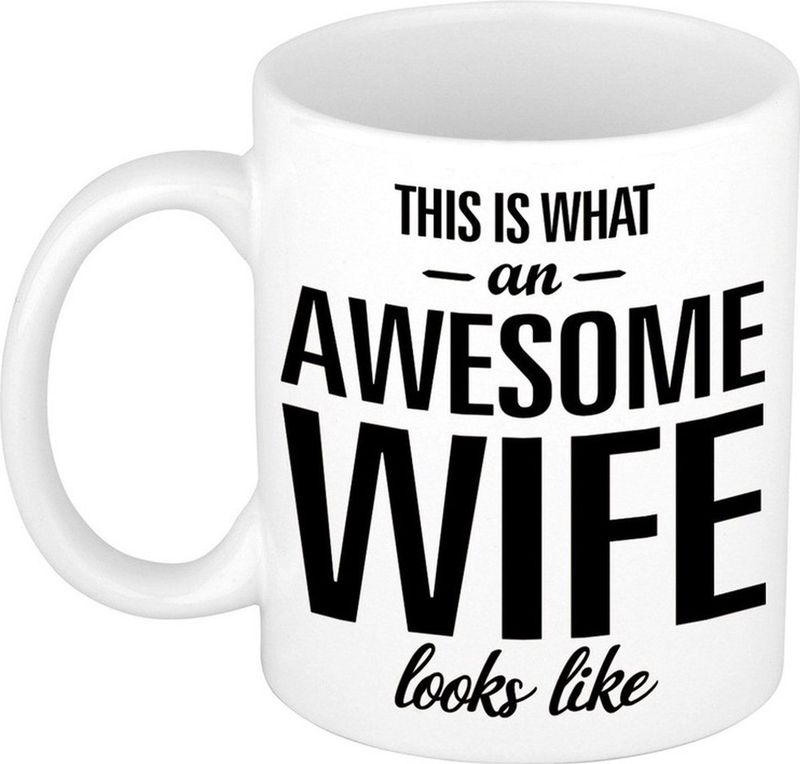 Awesome wife / echtgenote cadeau mok / verjaardag beker 300 ml