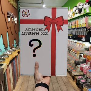 Mystery snackbox M - Amerikaans Snoep - Mysterie box - Snoep box - American Candy - Amerikaans snoep pakket - Usa snoep - Amerikaans snoep box - Amerikaanse snacks - chocolade - mysterybox - mysteriebox - Sinterklaas en kerst cadeau