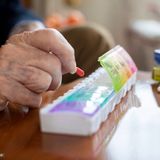 Weeklader - Medicijndoos - Geschikt voor 7 dagen - Met Drukknoppen