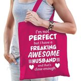 Freaking awesome husband / geweldige echtgenoot cadeau tas roze voor dames - kado tas / tasje / shopper