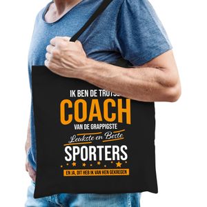 Trotse coach van de beste sporters katoenen cadeau tas zwart voor heren - Feest Boodschappentassen