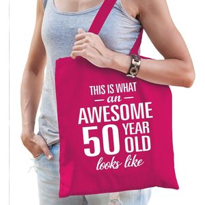 Awesome 50 year / geweldig 50 jaar cadeau tas roze voor dames - Sarah kado tas / verjaardag tasje / shopper