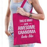 Awesome grandma / geweldige oma / grootmoeder cadeau katoenen tas roze voor dames - kado tas / tasje / shopper