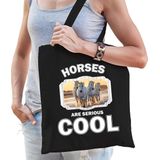 Dieren witte paarden katoenen tasje volw + kind zwart - horses are cool boodschappentas/ gymtas / sporttas - cadeau paarden fan