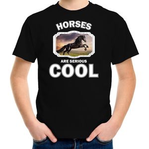Dieren paarden t-shirt zwart kinderen - horses are serious cool shirt jongens/ meisjes - cadeau shirt zwart paard/ paarden liefhebber - kinderkleding / kleding 110/116