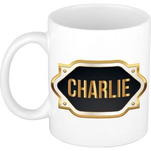 Charlie naam cadeau mok / beker met gouden embleem - kado verjaardag/ vaderdag/ pensioen/ geslaagd/ bedankt