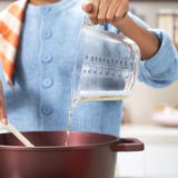 Mepal Glas maatbeker met deksel Chef it - 1000 ml - Maataanduiding - Vaatwasmachine-, magnetron- en ovenbestendig - Bakspullen - Chalk