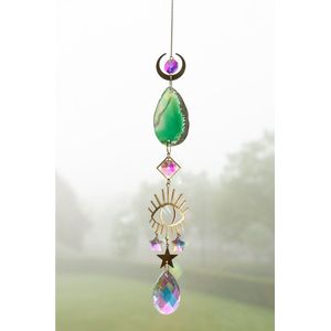 Kristallen zonnevanger met groene edelsteen - Ibiza mineraal boho - spiritueel - spiritualiteit mineraal groen suncatcher - raamdecoratie glas