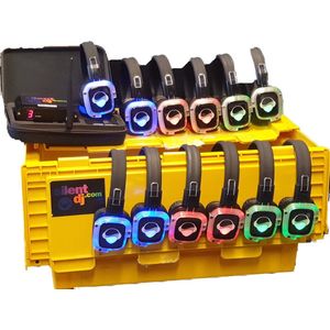 silentdiscohuren.nl | silent disco set 10 - silent disco box compleet: 10x koptelefoon (K9 RBG LED), laderset (LS9) en zender (Z4) - SDs10