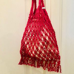 Luna-Leena duurzame macramé zomer tas van katoen - fuchsia roze - hand gemaakt in Nepal - boho shopper - schoudertas  - boodschappentas - ibiza - bohemian - summerbag