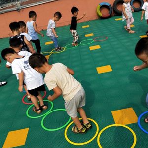 Kleuterschool kids leermiddelen kinderen hopscotch spel fysieke training apparatuur sport outdoor springen cirkel rooster speelgoed