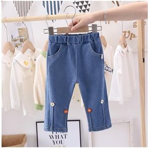 Baby Meisjes Zoete Bloem Jeans Lente Herfst Mode Baby Meisje Losse Denim Broek Kids Kinderen Doeken