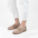 Manfield - Loafers - Beige - Suède - Kettingdetail