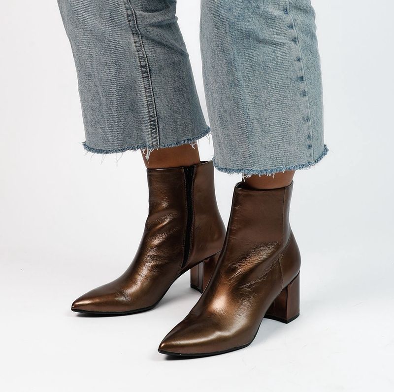 Manfield - Dames - Bronzen leren enkellaarsjes met hak