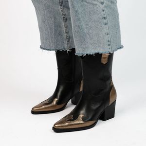 Manfield - Dames - Zwarte leren cowboy laarzen met goudkleurige details