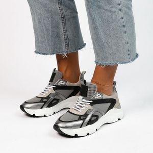 Manfield - Dames - Zilverkleurige leren sneakers met mesh details