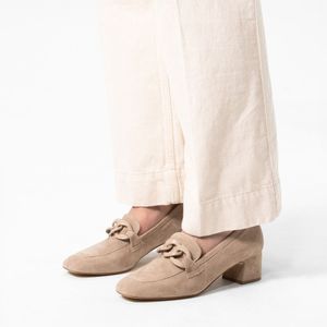 Manfield - Pumps - Beige - Suède - Kettingdetail