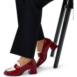 Rode lakleren pumps