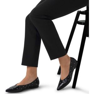 Manfield - Ballerina's - Zwart - Leer - Spitse Neus - Studs