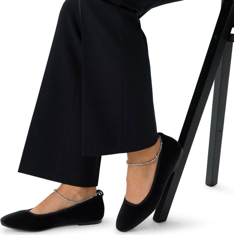 Manfield - Zwarte Velours Ballerina's - Strass Enkelbandje