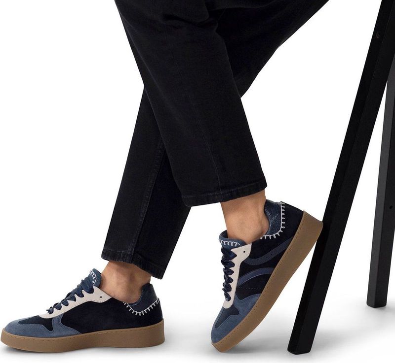 Manfield - Sneakers - Blauw - Suède - Met Contrasterende Details