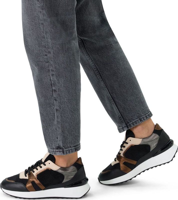 Manfield - Sneakers - Zwart - Leer - Uitneembare Binnenzool - 3 cm Witte Zool