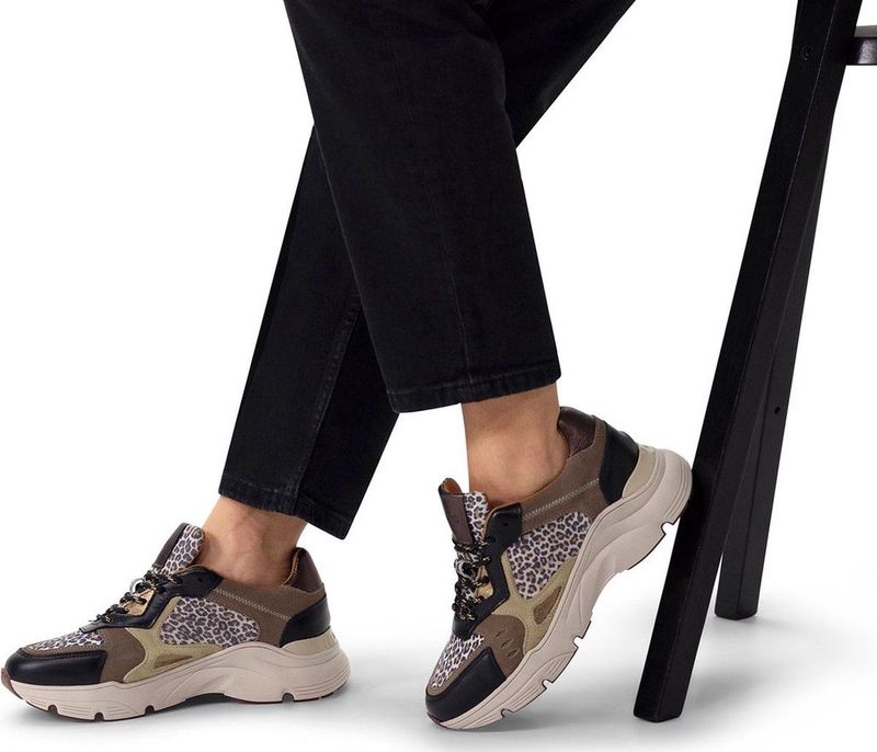 Manfield - Dames - Zwarte Leren Sneakers - Suède Panter Details - Crème Zool