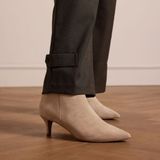 Manfield - Beige Suède Enkellaarsjes met Hak