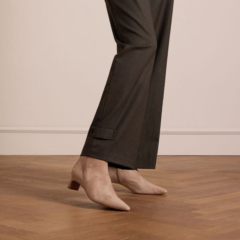 Manfield - Enkellaarsjes - Beige - Suède