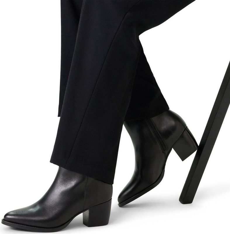 Manfield - Dames - Zwarte leren enkellaarsjes met hak