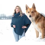 Nicky - Poncho - Stone Green - Gebreid - Ruime Opstaande Kraag