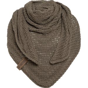 Knit Factory Sally Gebreide Omslagdoek - Driehoek Sjaal Dames - Dames sjaal - Wintersjaal - Stola - Wollen sjaal - Bruine sjaal - Cappuccino - 220x85 cm - Grof gebreid