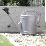 Grijze kunststof gieter met sproeikop/broeskop 10 liter - Bloemengieters/ plantengieters