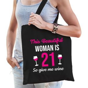 Verjaardag tas 21 jaar - this beautiful woman is 21 give wine - zwart - dames - eenentwintig cadeau tasje