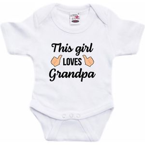 This girl loves grandpa tekst baby rompertje wit meisjes - Cadeau opa - Babykleding 92