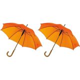 2x stuks oranje paraplu met gebogen houten handvat 103 cm - Paraplu's - Oranje/Koningsdag artikelen