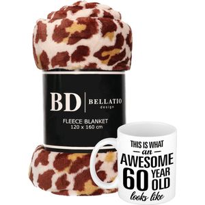 Cadeau verjaardag 60 jaar vrouw - Fleece plaid/deken panter print met Awesome 60 year mok