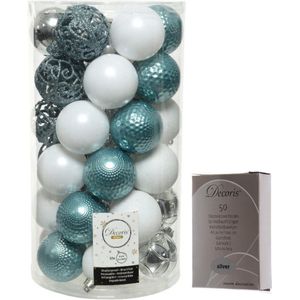 Kerstversiering mix pakket kunststof kerstballen zilver/ijsblauw/wit 37x stuks 6 cm met zilverkleurige ophanghaakjes