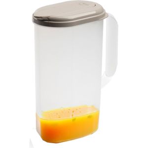 Plasticforte Waterkan met deksel - 2 liter - taupe/transparant - kunststof - smalle schenkkan die in de koelkastdeur past