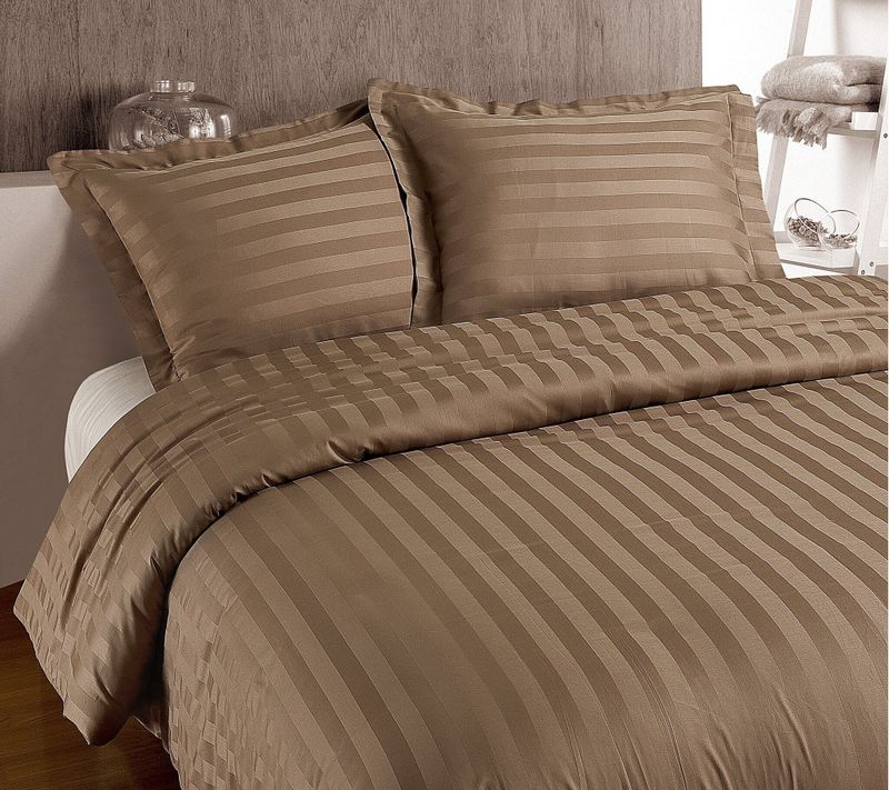 Primaviera DeLuxe Dekbedovertrek Hotel Stripe - Taupe - 200x200/260 + 2 Kussenslopen 60x70