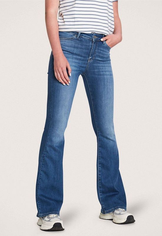 Silvercreek - Celsi Flare Jeans - 70's Blue - Denim - 4-Pocket