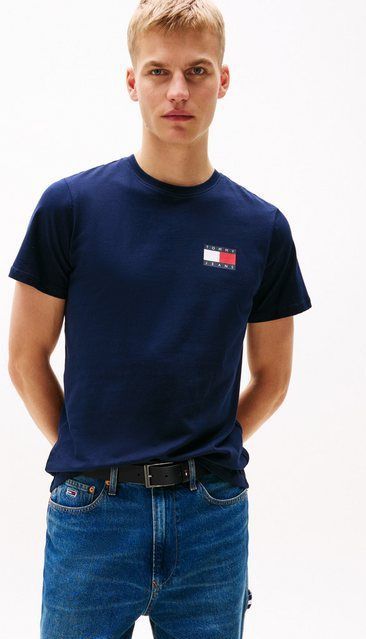 Tommy Jeans T-Shirt "TJM SLIM ESSENTIAL FLAG TEE EXT", Mit Rundhalsausschnitt