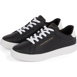 Tommy Hilfiger Plateausneaker »ESSENTIAL COURT SNEAKER«, Freizeitschuh, Halbschuh, Schnürschuh mit Logoschriftzug