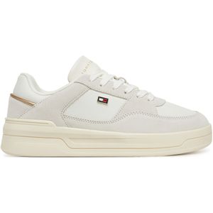 Tommy Hilfiger Plateausneaker "ESSENTIAL BASKET SNEAKER", Freizeitschuh, Halbschuh, Schnürer mit Logoflaggen-Emblem